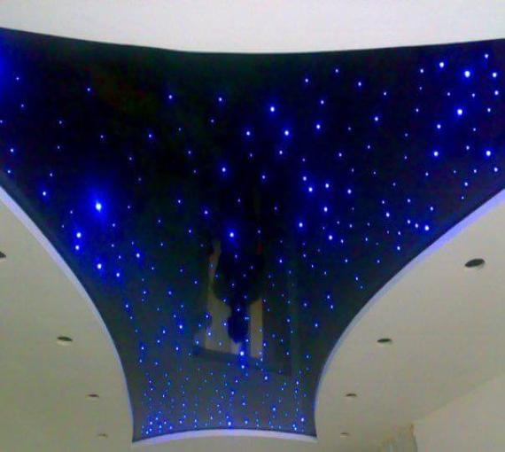 Потолок "звездное небо" в гостиной 27 кв.м